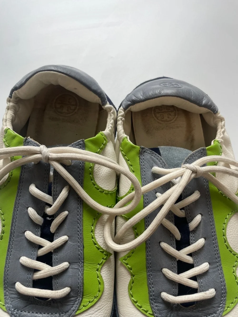 Gorgeous Tory Burch Navy, Cream & Green Leather Suede Sneakers - Picture 3 of 6